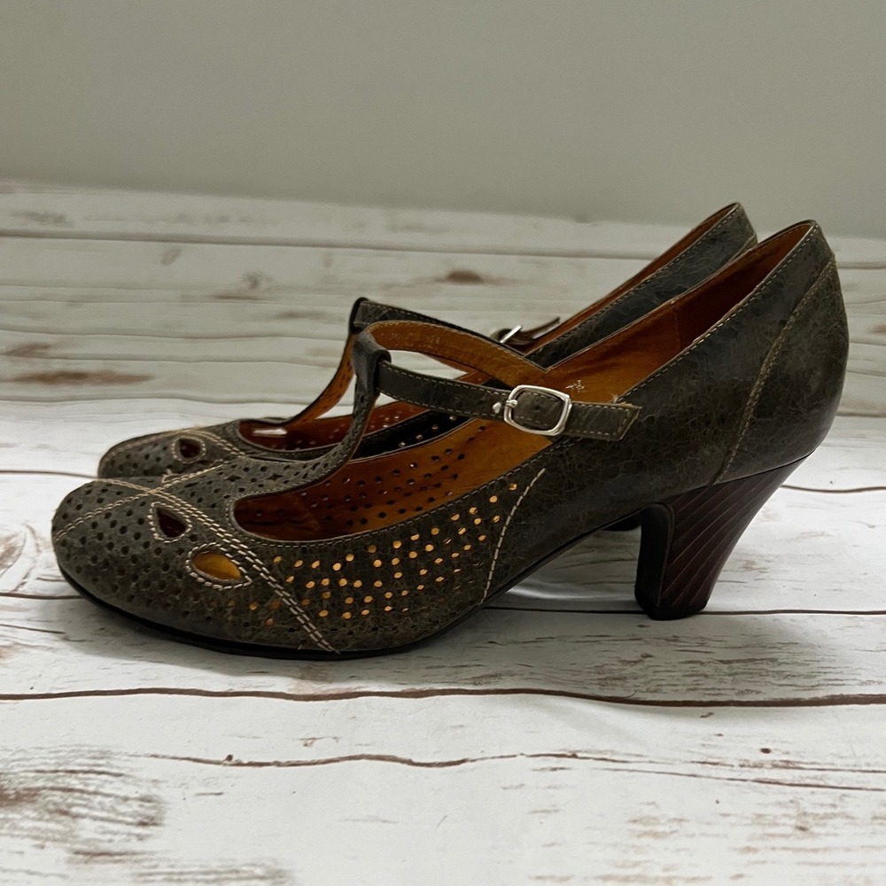 Jeffrey Campbell Ibiza Last T-Strap Heels Brown Laser Cut Leather 7.5